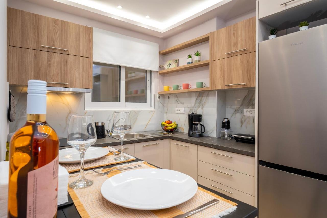 Urban Elegance, 3-Bedroom Flat In Heart Of Chania Hriszí Aktí Haniá Kültér fotó